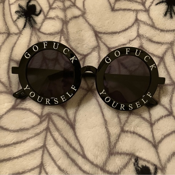 NEW ROUND STATEMENT SUNGLASSES - Picture 5 of 6